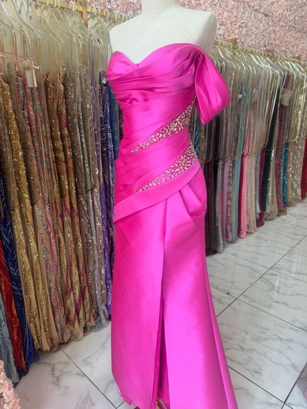 TARIK EDIZ Jonat Gown in fuchsia size 10